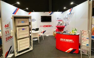 Op de WorkSafe Beurs in Antwerpen hebben we optimaal gebruikgemaakt van de beschikbare ruimte. Met reclamedoeken, een tv en twee demo-opstellingen presenteerden we onze innovatieve oplossingen aan de bezoekers. De drie gedemonteerde brandcentrales waren daarbij de absolute eyecatcher van onze stand!